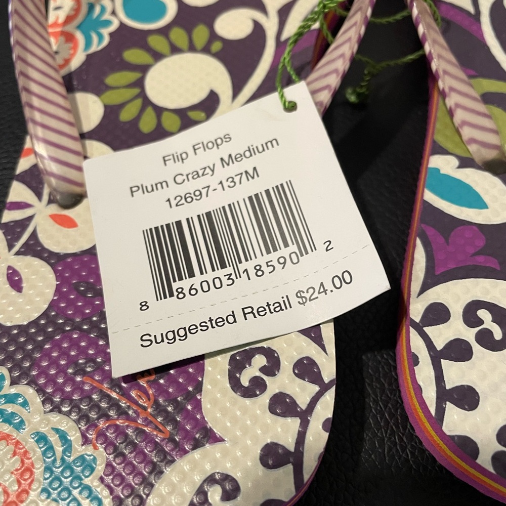 Vera Bradley plum crazy flip flops size M - Picture 2 of 4